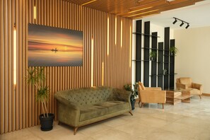 Lobby sitting area - Aqua Batumi Hotel & Apartments (Batumi)