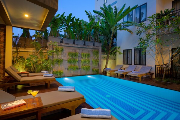 Outdoor pool - Silver Smith Residence (Siem Reap)