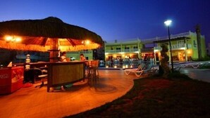 Poolbar