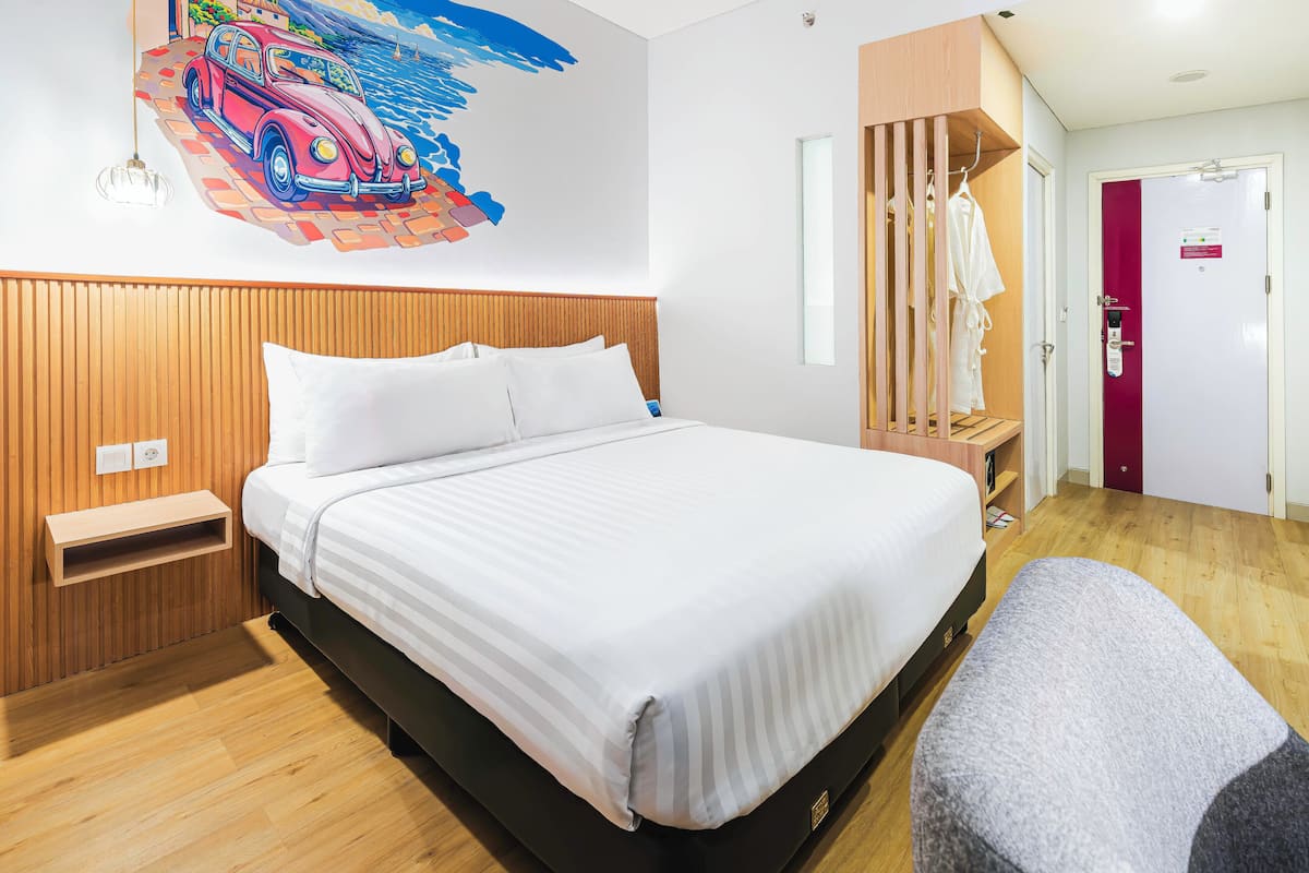 deluxe premier room | 1 bedroom, in-room safe, desk, laptop workspace