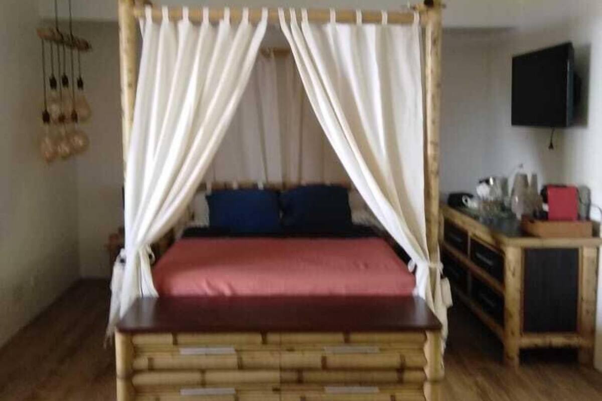 Habitación cuádruple, terraza, vistas al mar | Minibar, cortinas opacas, sistema de insonorización