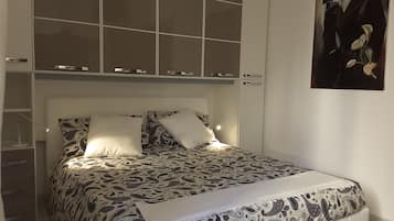 Doppelzimmer (Andromeda e Thaddeus) | Verdunkelungsvorhänge, kostenloses WLAN, Bettwäsche