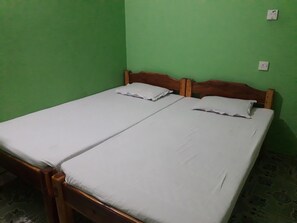 2 bedrooms, desk, free WiFi, bed sheets