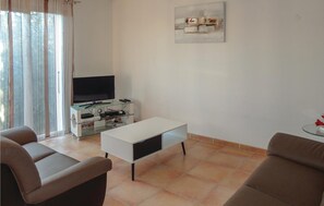 Lecteur de DVD, baby-foot, table de tennis de table