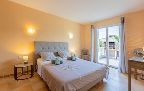 3 habitaciones, cuna de viaje y wifi gratis