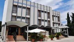 Front of property - Hotel Holiday (Foggia)