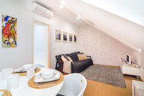 Apartment, 1 Schlafzimmer | Wohnbereich | Flachbildfernseher
