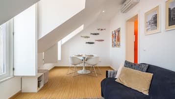 Appartement, 1 slaapkamer | Woonruimte | Een flatscreentelevisie