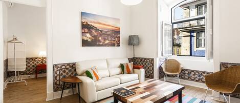 Appartement, 2 slaapkamers | Woonruimte | Flatscreentelevisie