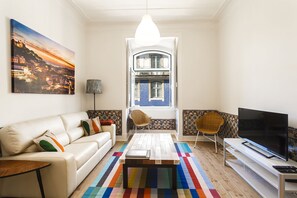 Apartment, 2 Bedrooms | Living area