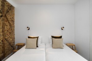Apartment, 2 Bedrooms, 2 Bathrooms | 2 bedrooms, iron/ironing board, free WiFi, bed sheets - São Vicente Deluxe Apartment (Lisbon)