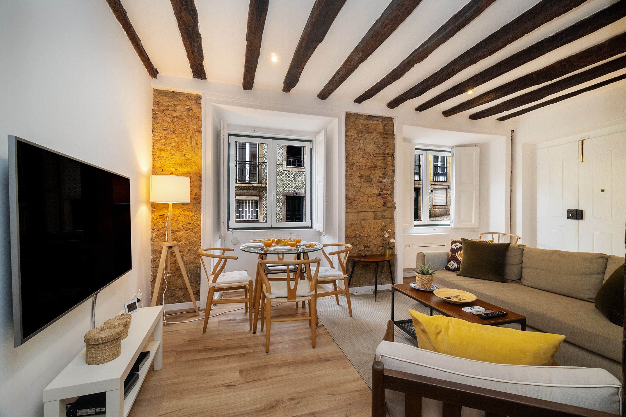 Apartment, 2 Bedrooms, 2 Bathrooms | Living area