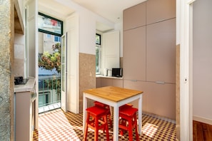 Private kitchen - Mouraria Deluxe Apartment (Lisbon)