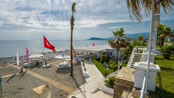 Private beach nearby, free beach shuttle, beach umbrellas