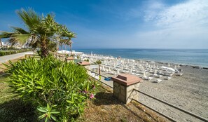 Private beach nearby, free beach shuttle, beach umbrellas