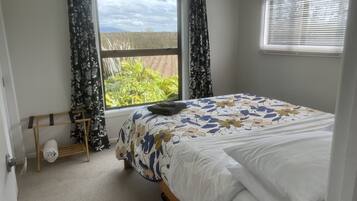 2 bedrooms, iron/ironing board, travel cot, free WiFi