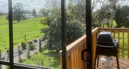 Berry View Cottage NEW - Waitomo Hobbiton Hamilton Gardens