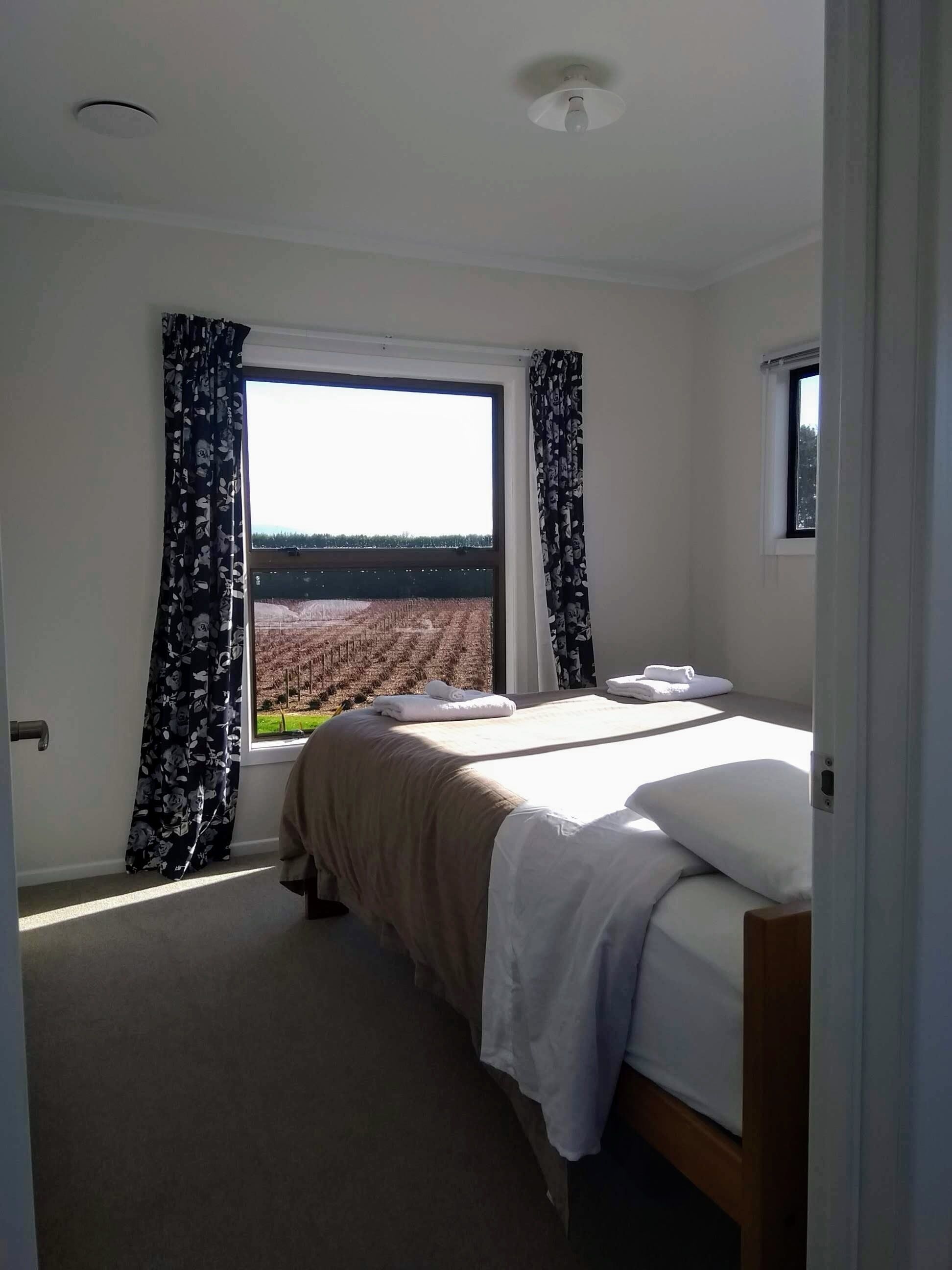 2 bedrooms, iron/ironing board, travel cot, free WiFi