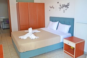 1 chambre, fer et planche à repasser, Wi-Fi, draps fournis