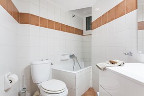 Apartment, 2 Schlafzimmer | Badezimmer
