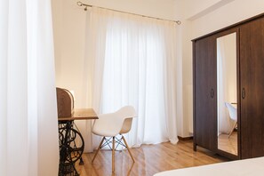 Leilighet, 2 soverom | 2 soverom, skrivebord, lydisolert og strykejern/-brett
