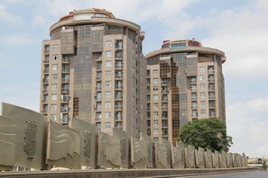 المنشأة من الخارج