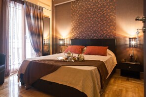 2 bedrooms, in-room safe, desk, soundproofing - Gold and Blue Luxurious Apartment (Athens)