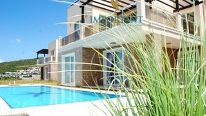 Property entrance - Important Group Royal Villa Whelk (Milas)