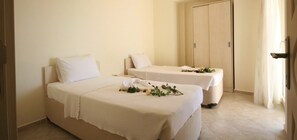 Villa, Non Smoking | Bed sheets