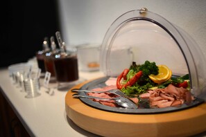 Tägliches inbegriffenes Frühstücksbuffet