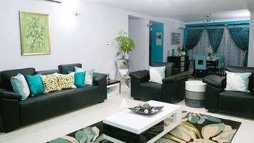Apartment, 3 Bedrooms | In-room safe, blackout drapes, iron/ironing board, bed sheets