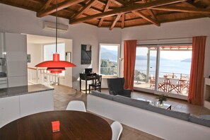 Smart TV, fireplace, DVD player, foosball