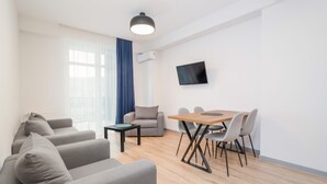 En 42-tommers smart-TV med Parabol-TV samt TV