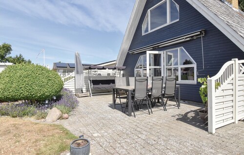 Stunning home in Otterup with WiFi