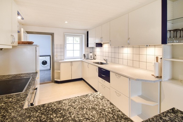 Geladeira, cooktop, lava-louças, cafeteira/chaleira