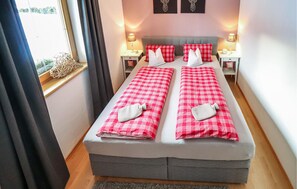 1 chambre, lit parapluie, Wi-Fi gratuit, draps fournis