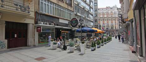 المنشأة من الخارج