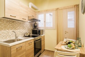 Apartment, 3 Schlafzimmer | Eigene Küche | Großer Kühlschrank, Mikrowelle, Ofen, Herdplatte