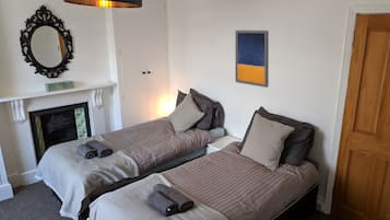 House, Private Bathroom