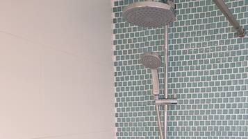 House, Private Bathroom | Bathroom