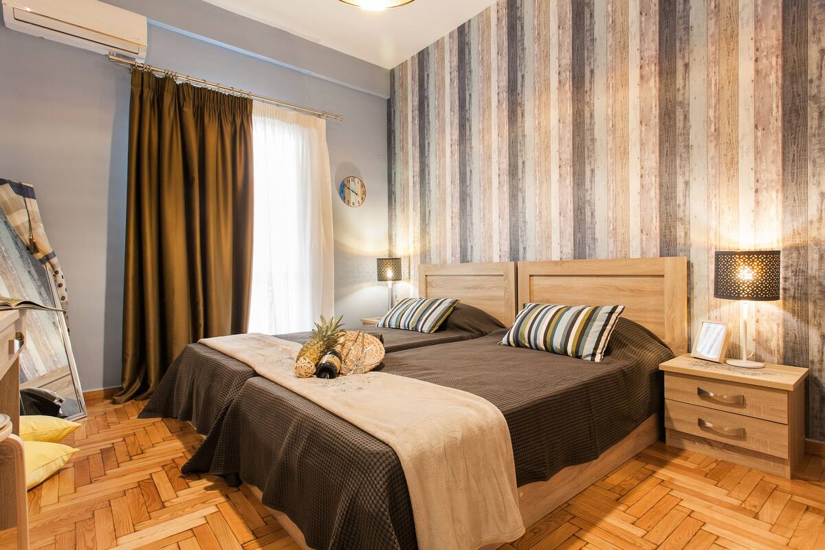 Apartment | 2 Schlafzimmer, Bügeleisen/Bügelbrett, kostenloses WLAN, Bettwäsche