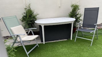 Apartment, Ensuite, Courtyard View (1B) | Garden