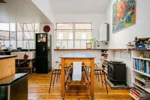 Apartment (2 Bedrooms) | Eigene Küche | Kühlschrank, Mikrowelle, Ofen, Herdplatte
