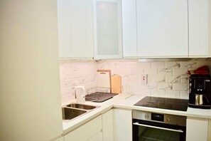 Private kitchen - Lovely 1 Bedroom Apartment in Central Dublin (Dublin)