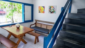 Dining - House 50 meters from the sand of Praia dos Ingleses or a 5-minute walk. (Florianópolis)