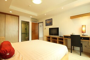 2 bedrooms, iron/ironing board, free WiFi