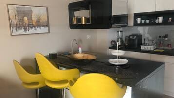 Apartment (Ul Radoja Dakica lamela 5/3) | In-room dining