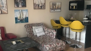 Apartment (Ul Radoja Dakica lamela 5/3) | Living area - LUX Apartments Podgorica III (Podgorica)