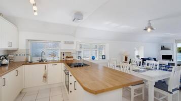 Casa, bany privat (2 Bedroom) | Cuina privada