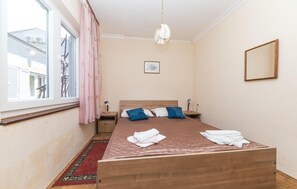 2 chambres, lit parapluie, Wi-Fi gratuit, draps fournis